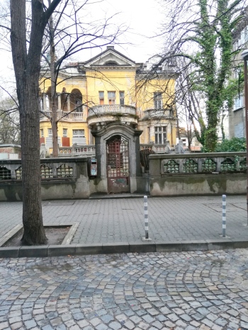 Къщата с ягодите на банкера Иванов
